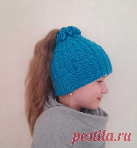 Шапка для девочки &quot;Коса на улице&quot;. Должна быть у каждой модницы, имеющей длинные волосы.