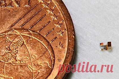 Микроэлектронику начали печатать на принтерах. Специалисты Королевского технологического института разработали метод печати мелкой электроники. Технология основа на процессе двухфотонной полимеризации. Он позволяет создавать объекты с высоким разрешением размером в несколько сотен нанометров. Метод способен установить новый стандарт производства микроэлектроники.