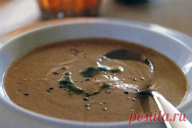 Chestnut soup with rosemary pesto