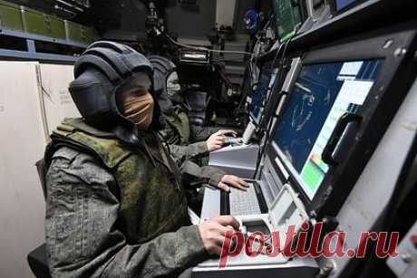 Над российским регионом сбили украинские зенитные ракеты С-200. Российские средства противовоздушной обороны (ПВО) сбили над Ростовской областью две зенитные ракеты С-200 Вооруженных сил Украины (ВСУ). Попытка атаки переоборудованными для поражения наземных целей снарядами по объектам на российской территории была пресечена около 15:30 по московскому времени.