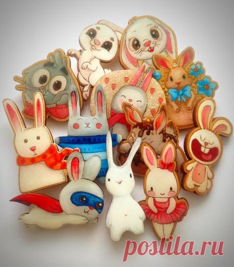 Расписные брошки-значки с милашными зайчиками и кроликами, авторская роспись, заливка эпоксидной смолой