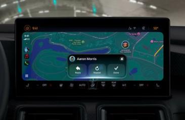 После обновления iOS 27 в CarPlay появились виджеты, прокрутка аудио, новые обои и улучшения карт, но часть возможностей зависит от автомобиля.
