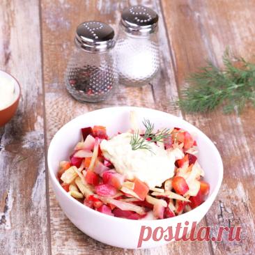 Салат из печеных овощей с майонезом из нута