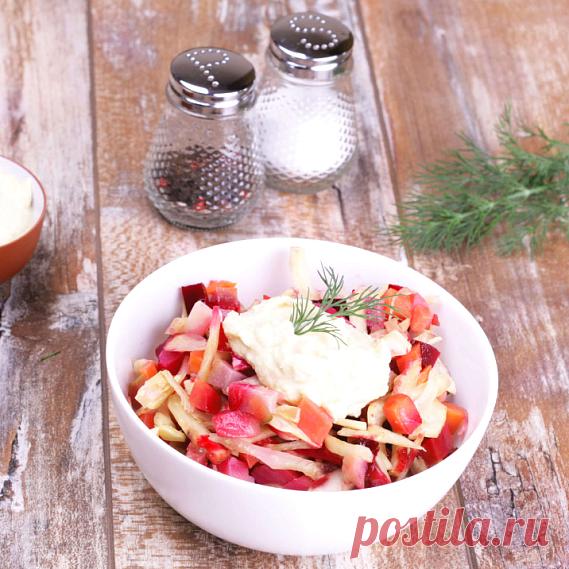 Салат из печеных овощей с майонезом из нута