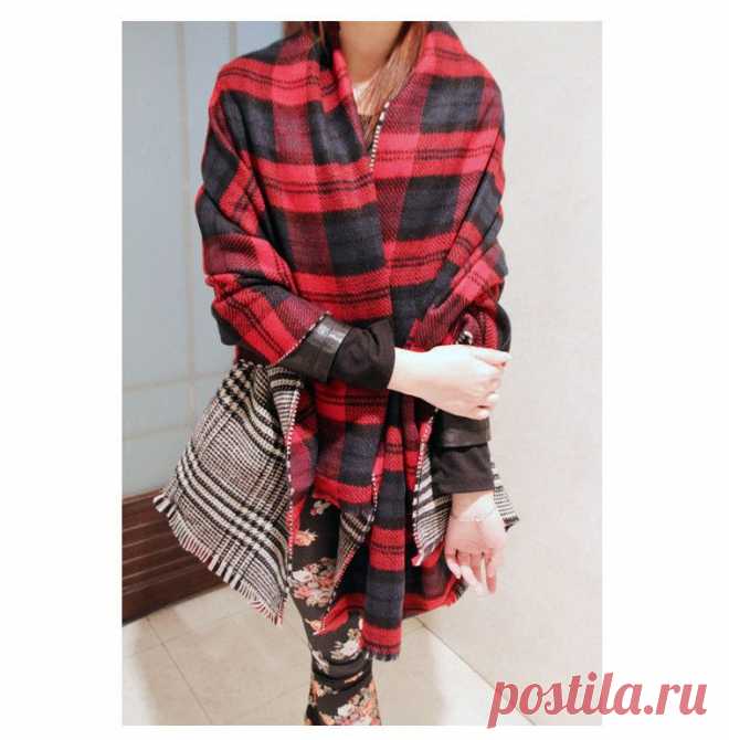 Шикарный двусторонний шарф по цене 739 рублей. Бесплатная доставка по всей России, Украине и Казахстану.