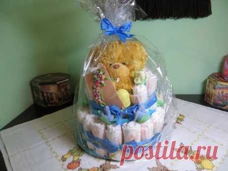 DIY: Торт из памперсов. Подарок для новорожденного./ A diper cake