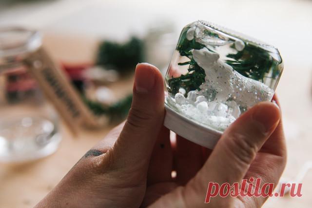 DIY: Как сделать волшебный шар со снегом своими руками Рождественский подарок тому, кто часто бывает в командировках и вынужденно встречает этот Новый год в стране без снега