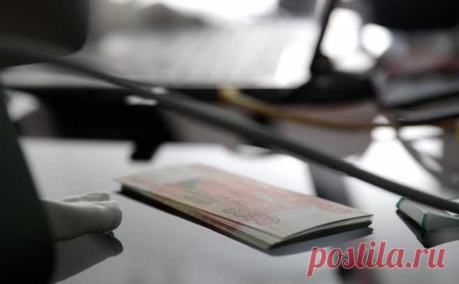 В Думе предложили снизить штрафы по 17 «предпринимательским» статьям КоАП. Законопроектом предлагается сократить штрафы примерно в два раза за ряд правонарушений, в том числе за нарушение трудового законодательства, продажу немаркированной продукции, нарушение правил декларирование товаров