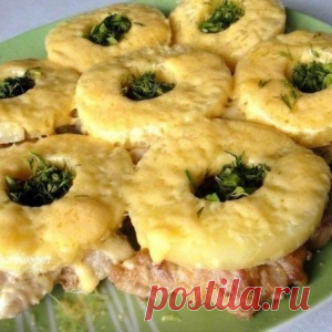 Куриные отбивные с ананасом. Мясо получается особенно вкусным!
