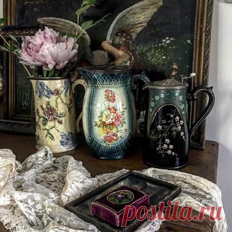 #morning #goodmorning #springtime #flowers #peony #flowerlovers #pottery #faience #majolica #old #oldtimes #faience #antiques #can #homedecor #homedesign #home #myhome #lovely #instaphoto #instalike #instagram #enfotom #tavasz #virágos #szeretemazotthonom #gyűjtemény #kanna #színes #colorful @_edit.takacs_ #art