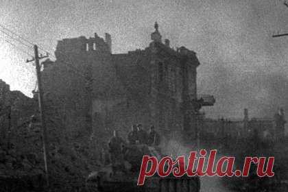 В России рассекретили документы по Крымской операции 1944 года. Минобороны РФ запустило мультимедийный историко-познавательный раздел «Победное дыхание крымской весны 44-го». Публикация документов о боях за освобождение полуострова направлена на прославление подвигов героев Отечества, охрану и защиту исторической правды, отметили в ведомстве.