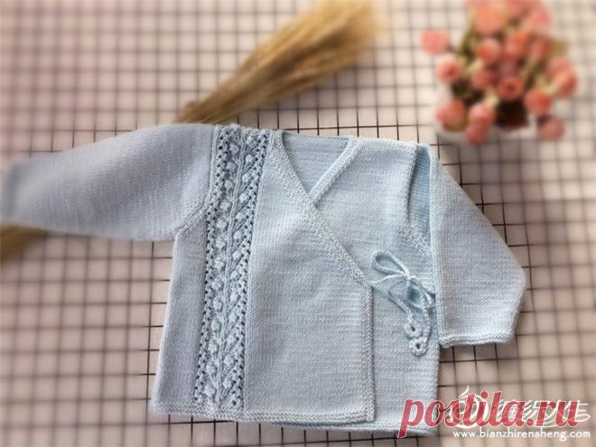Свитер для новорожденных с ажурной вставкой...