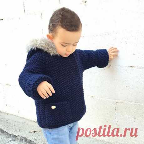 Пальто для ребенка платочным узором