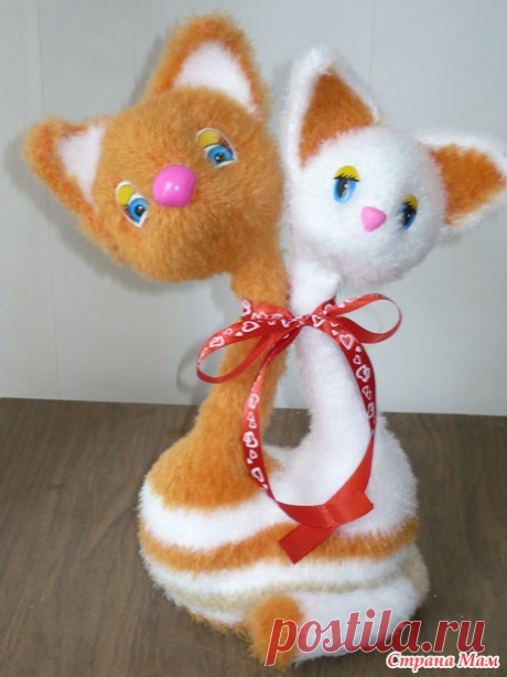КОТ И КОШКА крючком. Описание | Вязаные игрушки. Мастер-классы, схемы, описание. В общем связала я котопарочку по описанию Chertenok13. Получилась вот такая игрушка: У меня в запасах было по моточку рыжей и белой хлопок-травки Камтекс, вязала в две нити (чтоб получилось побольше) крючком кловер №4, ушли оба, еще и не хватило, пришлось добавлять бежевую. В...