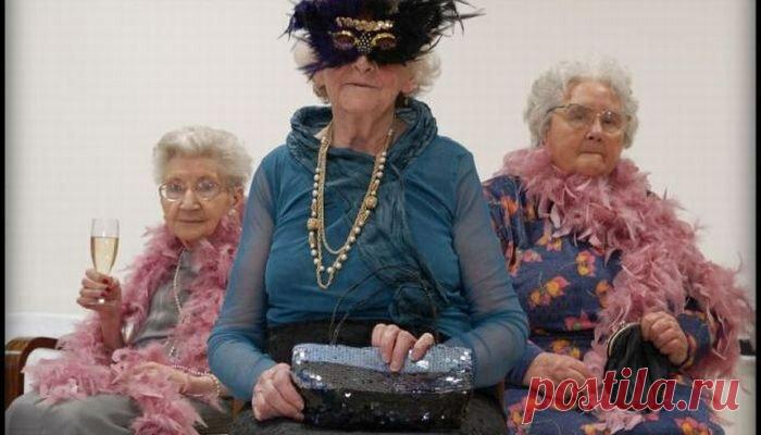 Хочу таких подруг в старости!
Говорят, что, когда вы улыбаетесь, внутри вас погибает хотя бы один маленький...
Читай пост далее на сайте. Жми ⏫ссылку выше