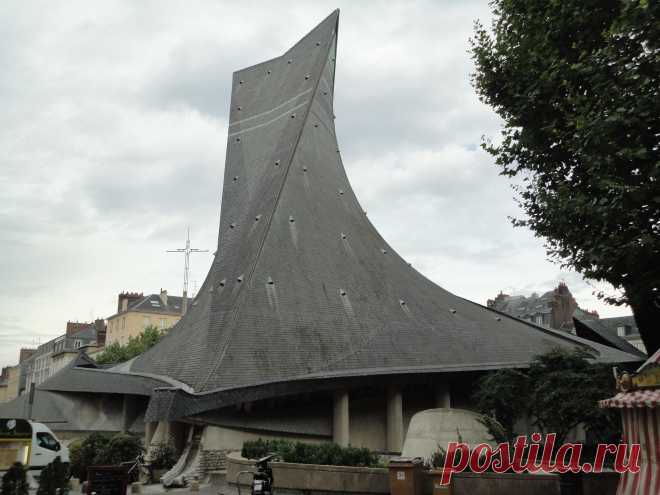 Церковь Жанны де Арк . Руан .Нормандия .