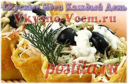 Картофельные корзинки. Обычное картофельное пюре можно преобразить до неузнаваемости и подать к столу оригинальным способом. Картофельные корзинки с грибной начинкой великолепно сочетаются с любым летним овощным салатом и выглядят нарядно и аппетитно!