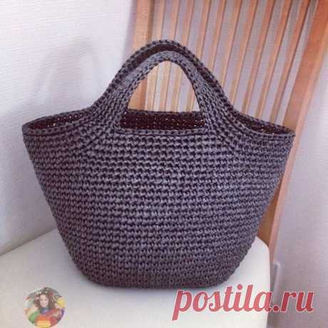 #вязаные_аксессуары@modnoe.vyazanie
Вязаная сумка крючком. Схема.