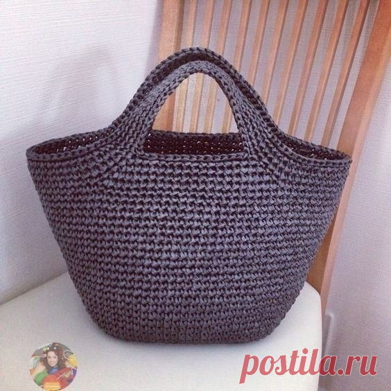 #вязаные_аксессуары@modnoe.vyazanie
Вязаная сумка крючком. Схема.