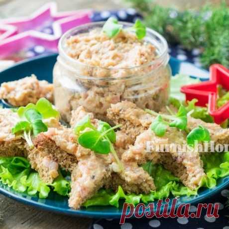 Ложная икра из сельди и моркови «Ложная икра» из сельди - интересная закуска, которую многие хозяйки оценят за оригинальный вкус и быстроту приготовления. По вкусу закуска напоминает настоящую икру со сливочным маслом, поэтому блюдо и получило такое название.