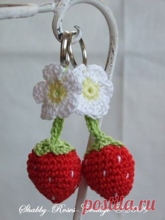 КЛУБНИЧКА КРЮЧКОМ
