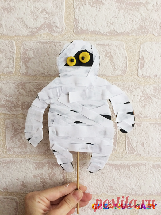 Мумия на шпажке Не сбежал я из больницы, Тысячу ужасных лет Мне пришлось в гробу томиться. Но сегодня я на свет Вышел, чтобы подкрепиться, свежей кровушки напиться!