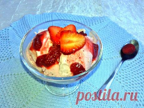 Італійські голубці: Домашнє полуничне морозиво без яєць