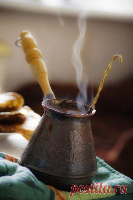 -Кофе? 
-Есть повод? 
-Утро.
Р.Валиуллин «В каждом молчании своя истерика»