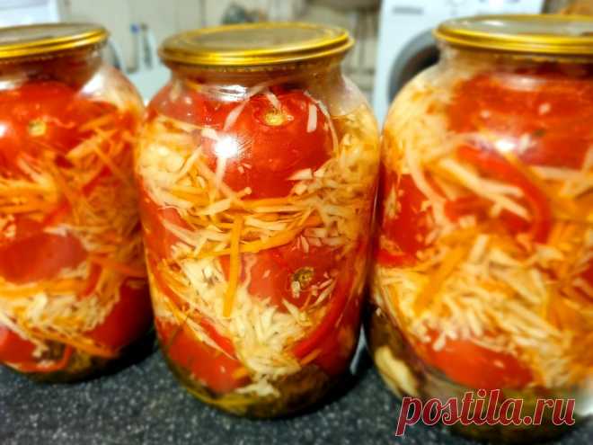 ЗАКУСКА из ПОМИДОРОВ и КАПУСТЫ на зиму. Осенний микс, заготовки на зиму.
Ссылка на видео:
https://youtu.be/rHTEFQ9a-Zk

Уверена, что многие хозяйки делают помидоры с капустой на зиму. Но как обычно, у каждого свои секреты, особенности приготовления. Что я люблю именно в этом рецепте, овощи остаются различными и узнаваемы, даже слегка хрустят. Если вы будете соблюдать некоторые правила приготовления, то этот рецепт станет одним из любимых зимних заготовок.