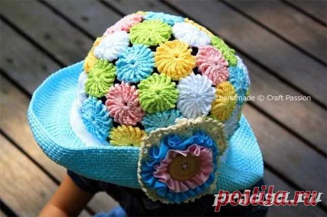 Шляпа из ярких мотивов
Описание и мастер класс: http://prjaga.ru/vyazanie-dlya-detej/shapka-sharfik-beret/shlyapa-kryuchkom-iz-yarkikh-motivov