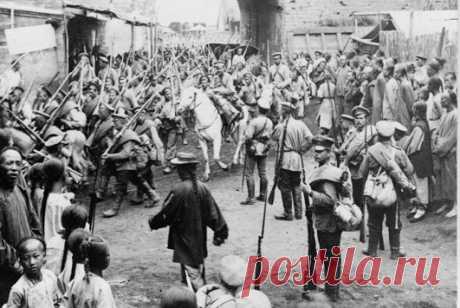 Первой войной Российской империи в XX веке стал поход в Китай, когда наши войска приняли участие в первой международной операции против регулярных китайских войск, восставших ихэтуаней и не подчинявшихся никому формирований на территории Маньчжурии.