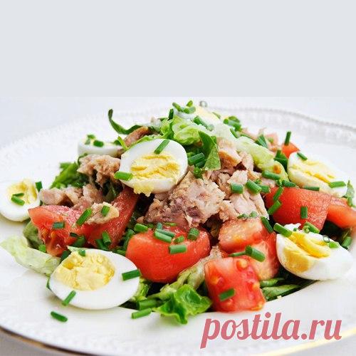 6 идей салатиков с тунцом: можно даже на ночь! 

1. Тунец в собственном соку + огурец + консервированная кукуруза 
2. Тунец в собственном соку + пекинская капуста + вареный яйца + оливки + петрушка 
3. Тунец в собственном соку + помидор + листья салата + огурец + вареные яйца + лимонный сок 
4. Тунец в собственном соку + помидорки черри + шпинат + вареные яйца 
5. Тунец в собственном соку + пекинская капуста + помидор + луковица + горчица 
6. Тунец в собственном соку + аво...