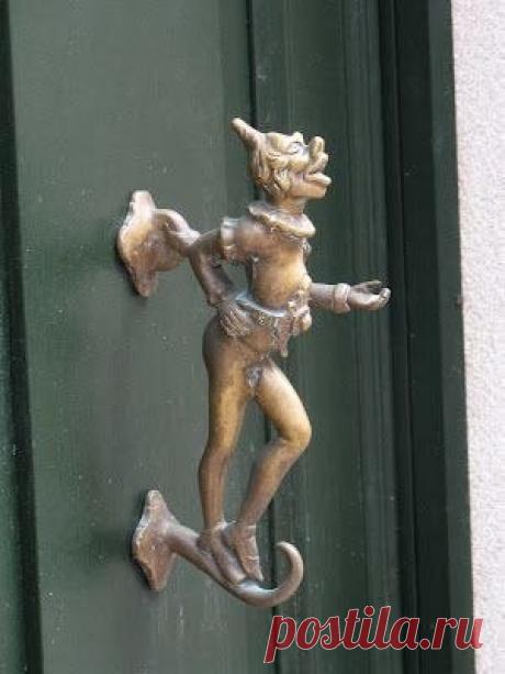 Необычные дверные ручки 