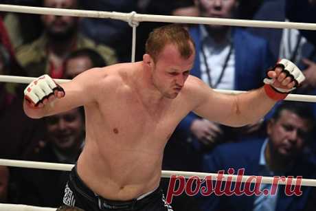 Боец MMA Шлеменко прокомментировал избиение пассажира метро дагестанцами. Российский боец смешанного стиля (MMA) Александр Шлеменко поделился мнением об инциденте в Москве, где трое дагестанцев избили пассажира метро. «Если там были мужчины, которые перешли в другой вагон и не помогли тому парню, то, как минимум, это позор», — отметил Шлеменко.