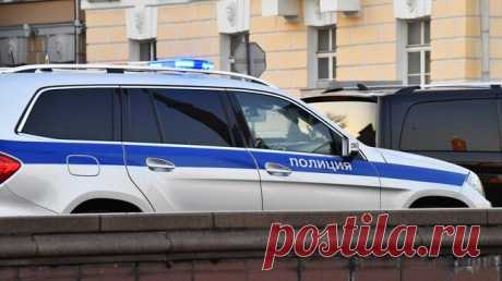 В Москве задержали пьяного мужчину, напавшего на машину скорой помощи