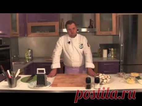 Грибной салат с ананасами