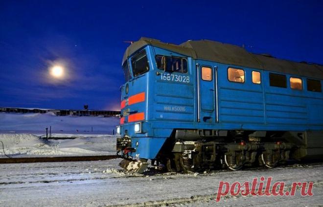 Для чего у некоторых тепловозов делают косые стекла против законов аэродинамики
Хотя большинство людей по объективным причинам не имеет и малейшего понятия о том, как именно называются тепловозы, изображенные на фотографии, каждому при этом наверняка бросалась в глаза такая особенность тягачей, как странная кабина со скошенными стеклами, сделанными против всех законов аэродинамики. Что же это:...
Читай дальше на сайте. Жми подробнее ➡