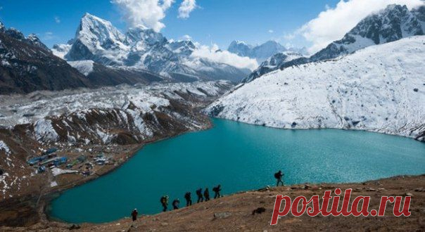 Ученые из Непала, Франции и Нидерландов, которые изучают проблемы таяния ледников в горах Непала сообщили неутешительную для туристов новость. Ледники, находящиеся на горных склонов в Гималаях и прежде всего на Эвересте могут сократиться не менее чем на 70% или даже исчезнуть полностью к концу этого столетия. / Экстремальный досуг