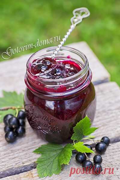 Черная смородина, протертая с сахаром (холодное варенье).