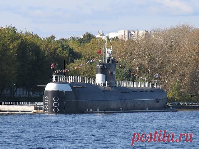 По информации от научного сотрудника Музея истории Военно-морского флота в парке 