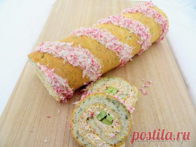 Умопомрачительная закуска / Рулет с крабовыми палочками Еще одна вкусная идея на праздничный стол! Готовится легко, продукты самые простые! Порадуйте себя и удивите близких, рулет с сыром и крабовыми палочками! Закуска от которой никто не сможет отказаться...