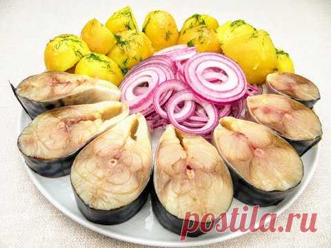 Отрезаем горлышко у бутылки и закладываем рыбу с луком / Скумбрия в горчичном маринаде
