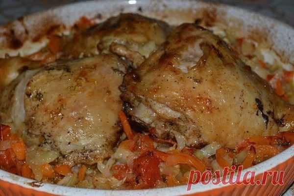 Запечённая курица с овощами в духовке