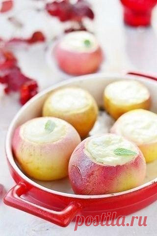 печеные яблоки с творогом   =)