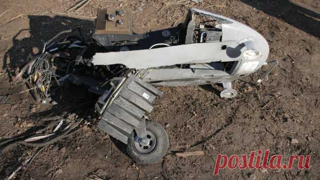 Российские войска нанесли удары в ответ на атаку Украины в Черном море РИА Новости. Российские войска в ответ на атаку ВСУ на добывающие платформы в Черном море нанесли удары по арсеналам с украинским вооружением, военной техникой и беспилотниками, следует из сводки Минобороны. «В ответ на диверсии киевского режима крылатыми ракетами “Оникс” на военном аэродроме “Школьный” в районе Одессы уничтожены выявленные в ходе операции российскими средствами разведки ангары с украин...