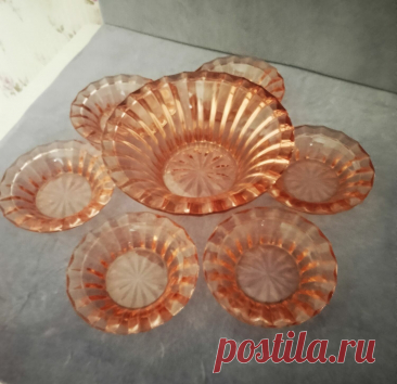 Винтаж: Вазочка для варенья и 6 розеток, винтажное карамельное стекло, 50-е купить в интернет-магазине Ярмарка Мастеров по цене 990 ₽ – X4F0WRU, Кухонная утварь винтажная, Рошаль - доставка по России Винтаж: Вазочка для варенья и 6 розеток, винтажное карамельное стекло, 50-е в наличии в интернет-магазине на Ярмарке Мастеров - 55633424. Кухонная утварь винтажная от Antiq-vintag. Размер: Вазочка: 16*6 см

Розетки: 10*3 см
Вес: 1020 г. Материал: винтажное ка...