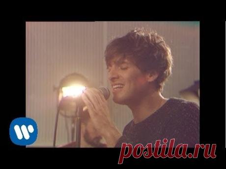 Paolo Nutini - Let Me Down Easy [Official Video]