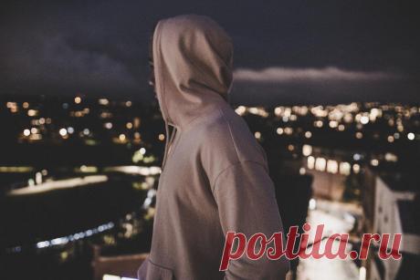 Нужно ли жалеть нарцисса?
Фото: pexels.com Фото: pexels.com Бытует мнение, что нужно снисходительно относиться к психически нездоровым людям. Дескать, они «не ведали, что творили». Поэтому достойны жалости и сочувствия окружающих. Нарциссизм является патологией, это понятно. Неблагополучное детство вместе с токсичным воспитанием, сделали из них того, кто они есть сейчас. Бездушных “роботов“,...
Читай дальше на сайте. Жми подробнее ➡