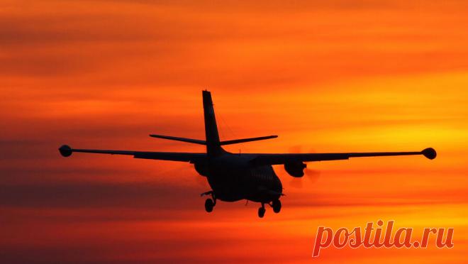 У самолета из Сургута в Самару выбило трансформатор и отказали сразу семь систем. У борта Utair, летевшего из Сургута в Самару, при посадке выбило трансформатор и отказали сразу семь систем. О пострадавших данных нет, пишет Telegram-канал "Авиаторщина". "Уже на этапе захода на посадку отключились левый ...