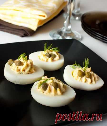 Пошаговый фото-рецепт фаршированных яиц с копченым лососем | Закуски | Вкусный блог - рецепты под настроение
